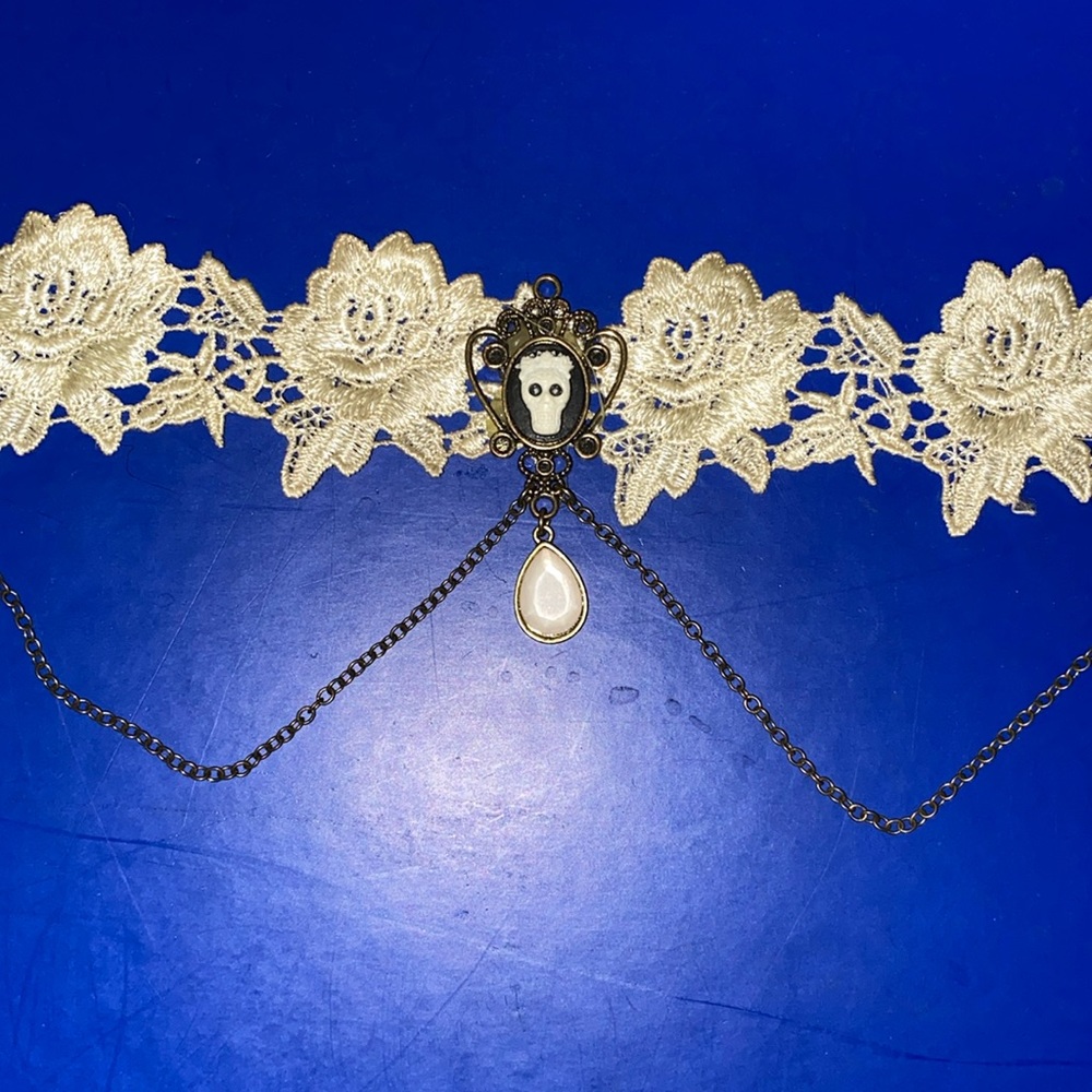Hot Topic Choker